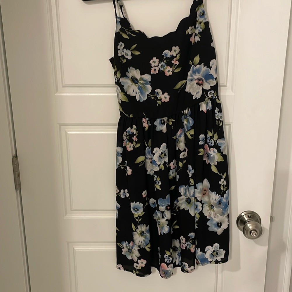 Adjustable straps, floral black sundress
